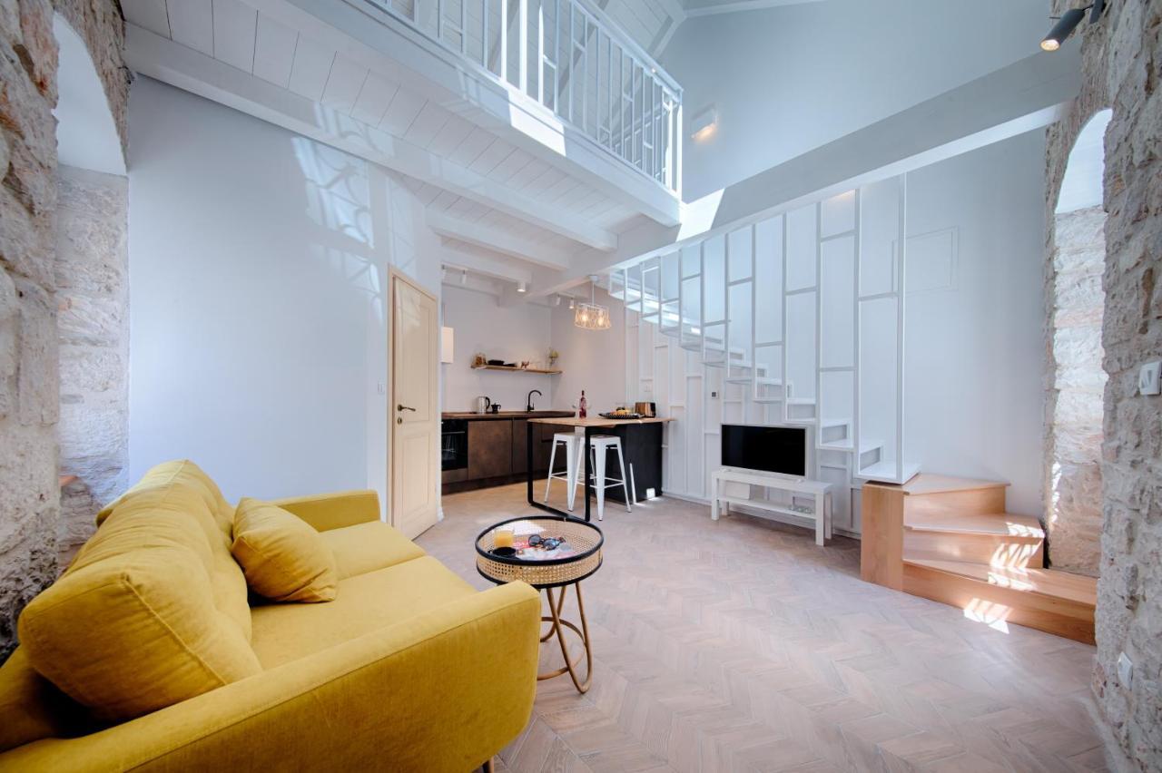 Studio Apartment Vicencina Vis Bagian luar foto