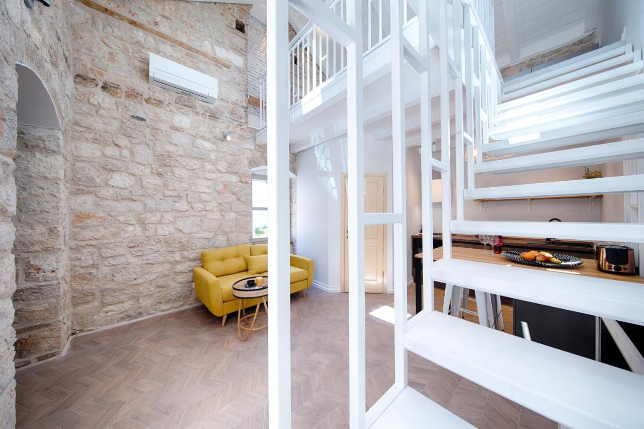 Studio Apartment Vicencina Vis Bagian luar foto