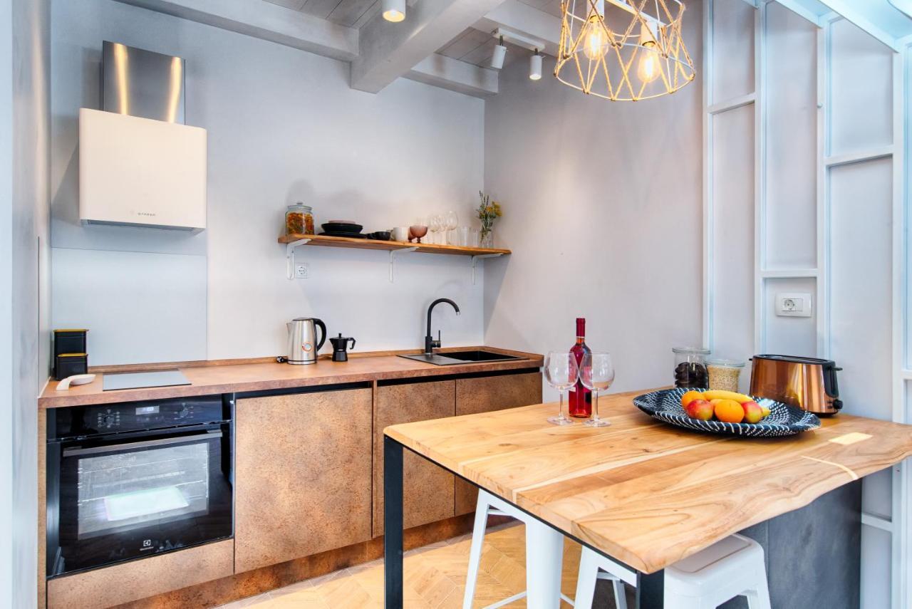 Studio Apartment Vicencina Vis Bagian luar foto